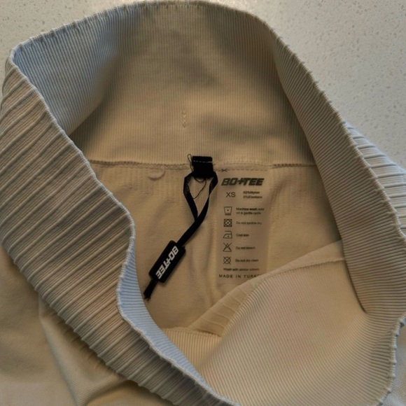 BO + TEE workout shorts - Picture 3 of 3